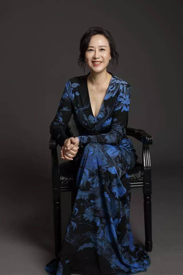 里的"老小三"竟是40年前百花影后,还是"乒乓王子"江嘉良的妻子)