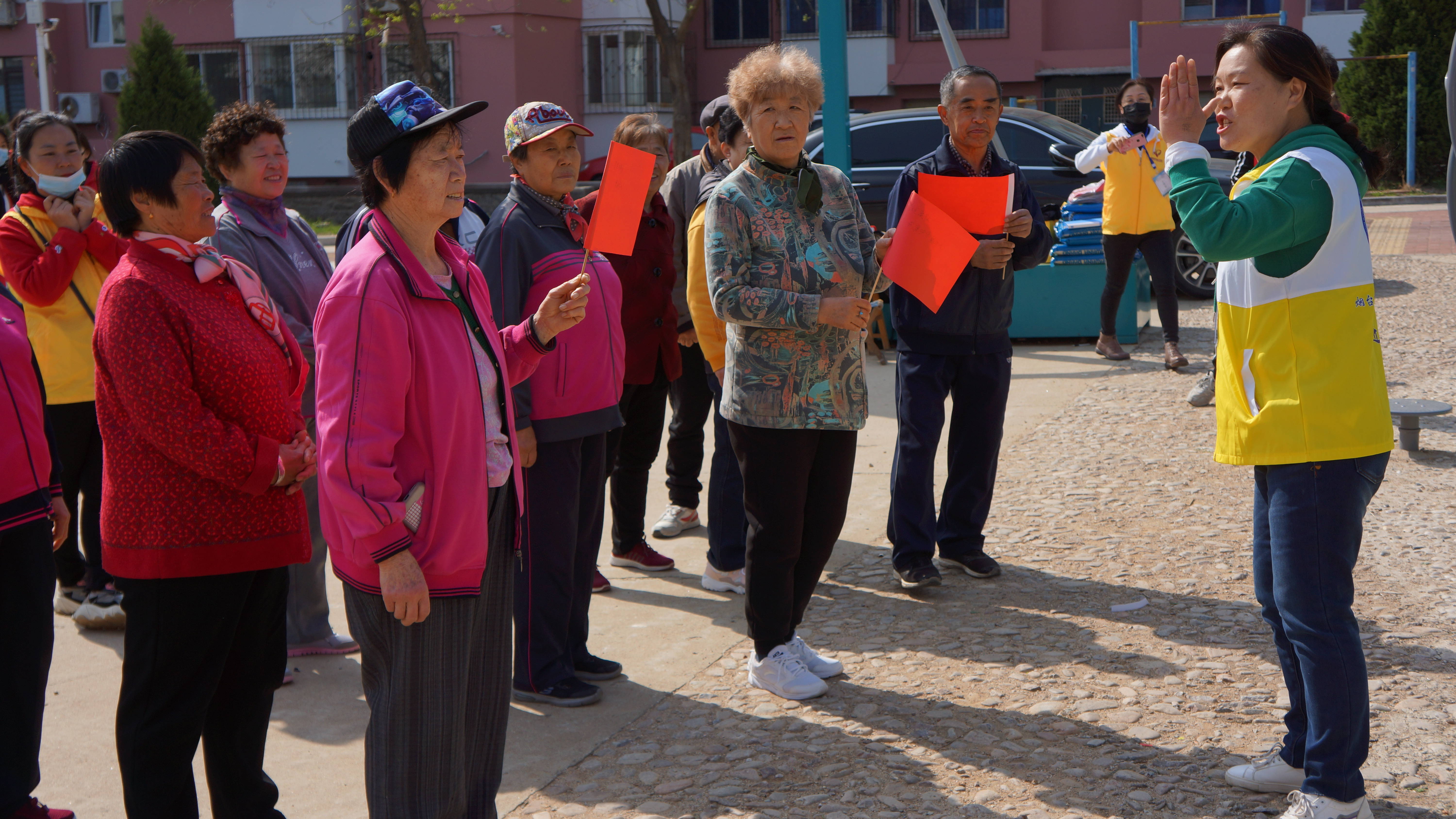 他们参加运动会的队名是：听党话队