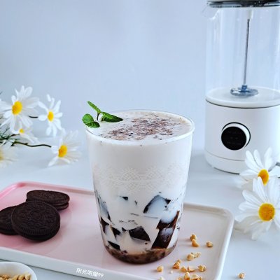 吃货们决不能错过的自制红豆椰果奶茶