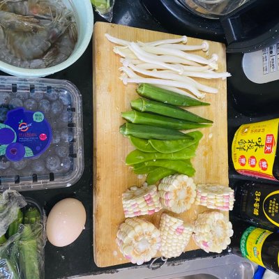 油醋汁拌什么菜好吃（减脂餐虾仁鸡蛋水煮蔬菜沙拉）