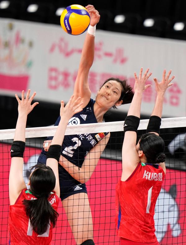 时隔580天“复出”首秀获胜！中国女排3比0横扫日本女排
