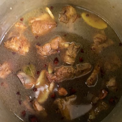 红烧排骨怎样做（排骨买回来这样做比外面的还好吃）