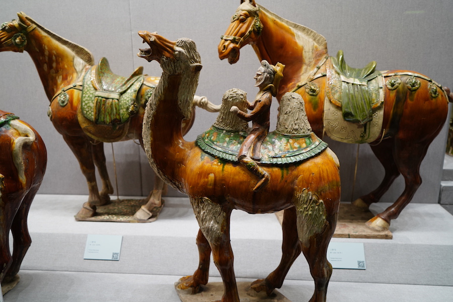故宫陶瓷馆如何“出新”：千余展品，一部陶瓷史