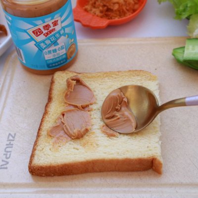 请调查一下四季宝蓝的小罐装花生酱三明治的秘籍。