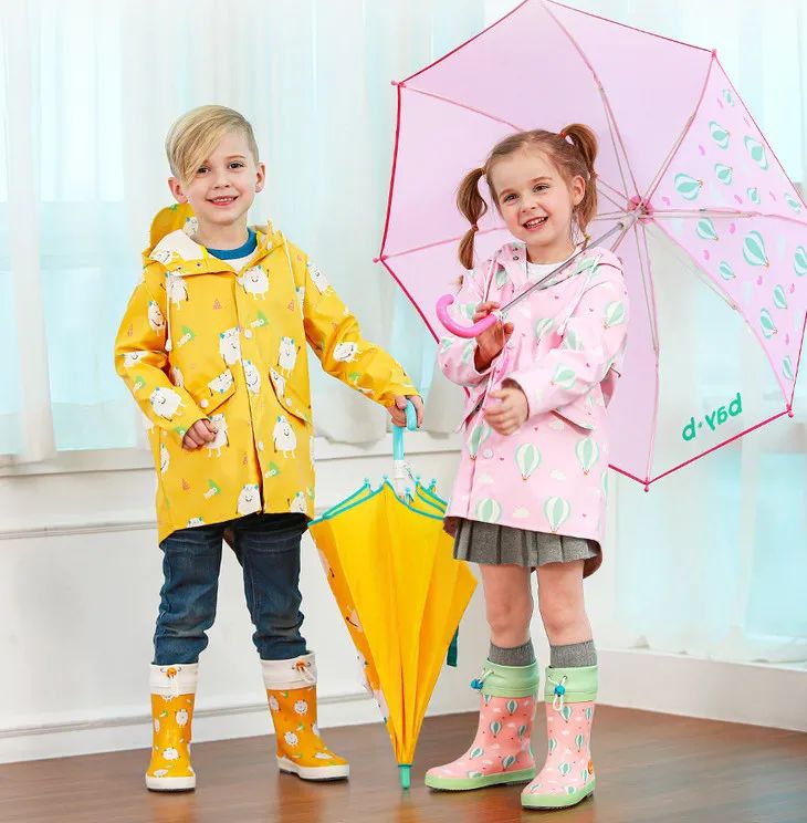 团 | 好穿、好看、好玩的儿童雨鞋来啦！细节贴心，赶在梅雨季之前给娃备好