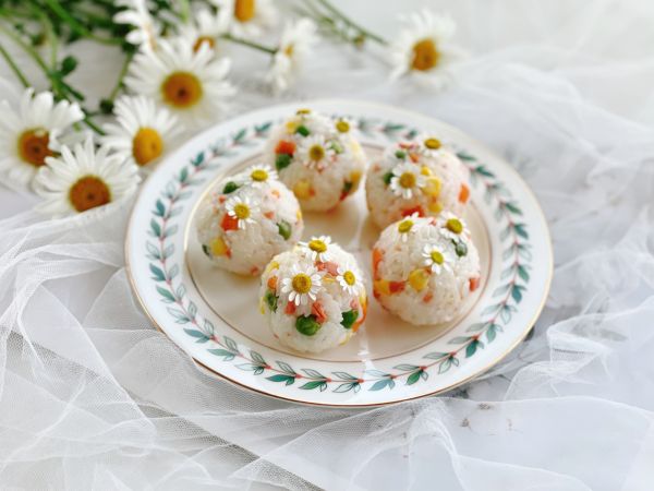飯團(tuán)的做法,飯團(tuán)的做法和配料