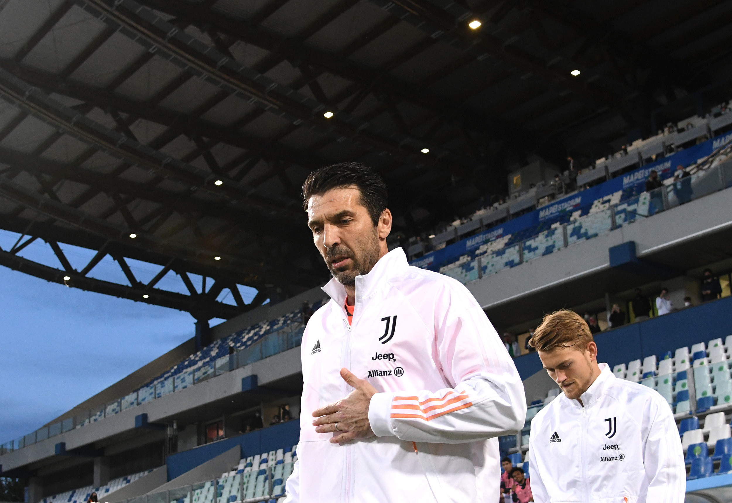 2006世界杯布冯视频(布冯即将44岁,不想拖累球队,放手是他对尤文最后