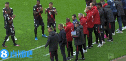 德甲直播哪里看经c77 tv（德甲-莱万进球+失空门穆勒助攻萨内进球 拜仁2-2弗莱堡）