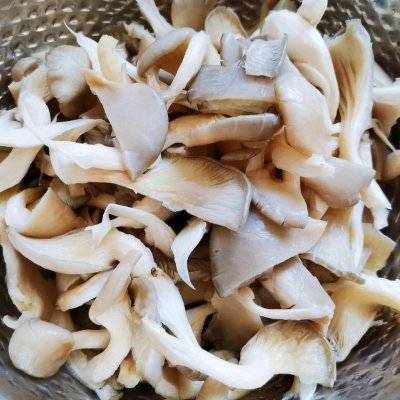 蘑菇怎么炒好吃,蘑菇怎么炒好吃又简单的做法