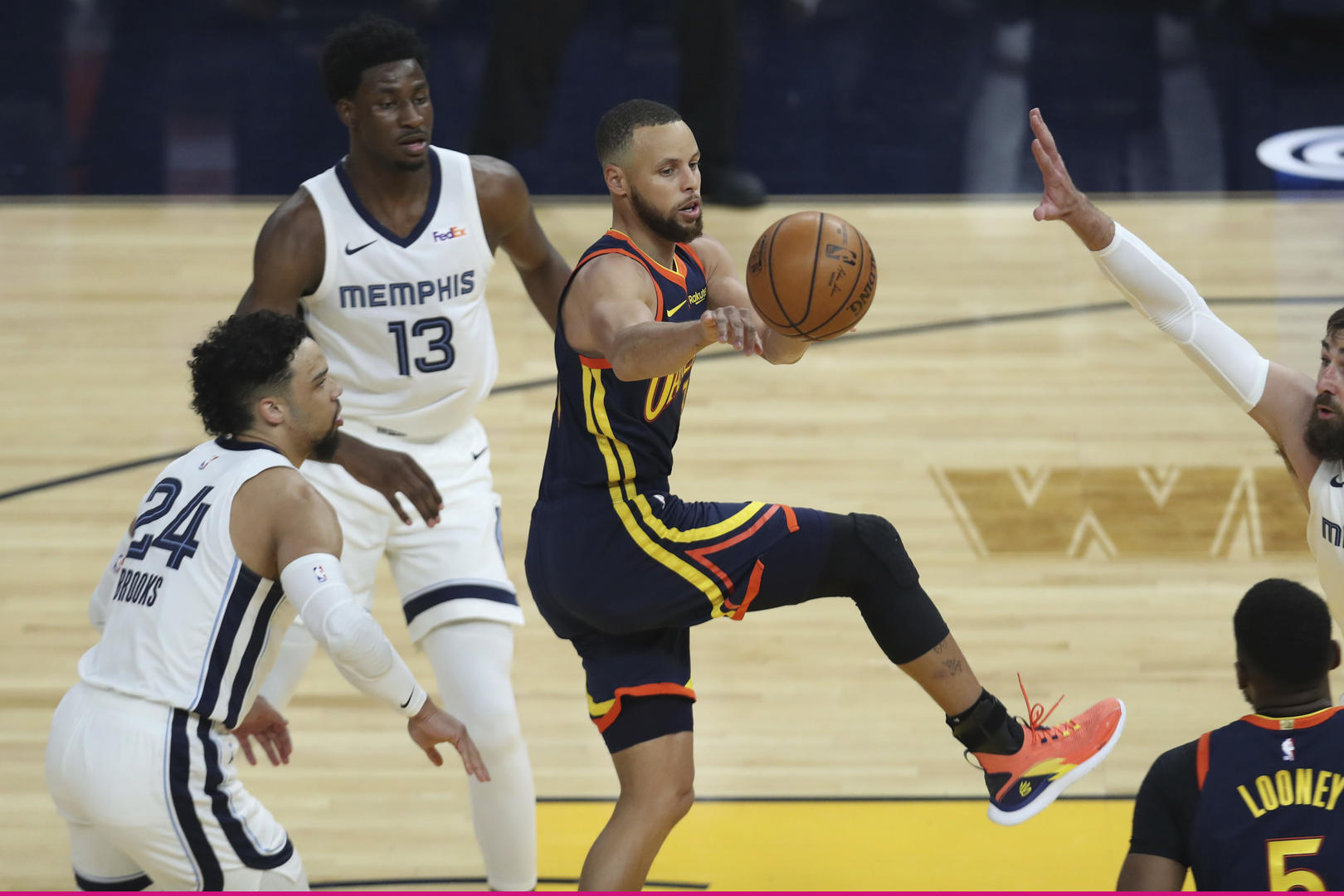 2020年nba季后赛什么时候开始(nba季后赛明日凌晨开战,球迷:勇士输了