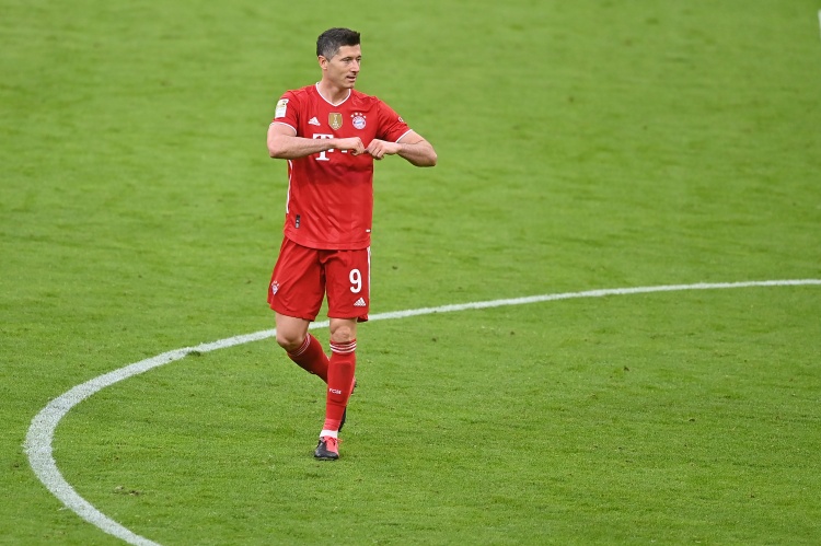 1516赛季德甲射手榜（毫无悬念！莱万29场41球第六次荣膺德甲金靴 连续四年斩获此奖项）-华海博客