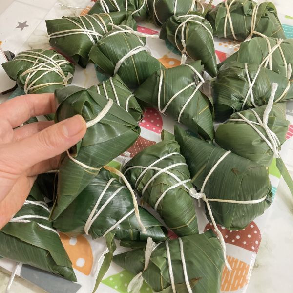 蛋黃肉粽子的做法和配料,蛋黃肉粽子的做法和配料竅門
