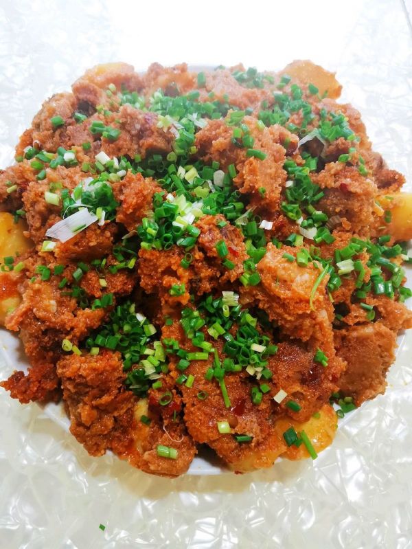 楼下阿姨卖的土猪肉看着安逸,粉蒸排骨,开整!