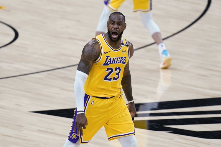 nba球衣哪些店鋪（NBA最暢銷球衣排名：詹姆斯和湖人包攬球員和球隊銷量第一）