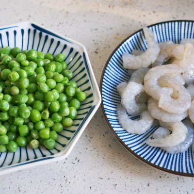 豌豆炒虾仁的做法（6步教你做出美味的虾仁炒豌豆）