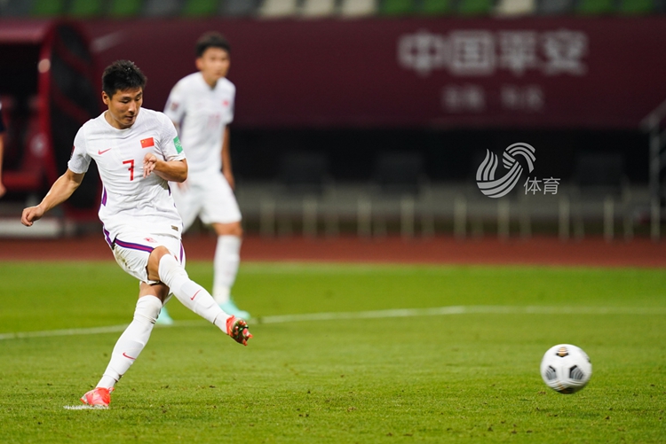 世预赛国足战关岛录像（世预赛国足7：0大胜关岛 武磊阿兰梅开二度）