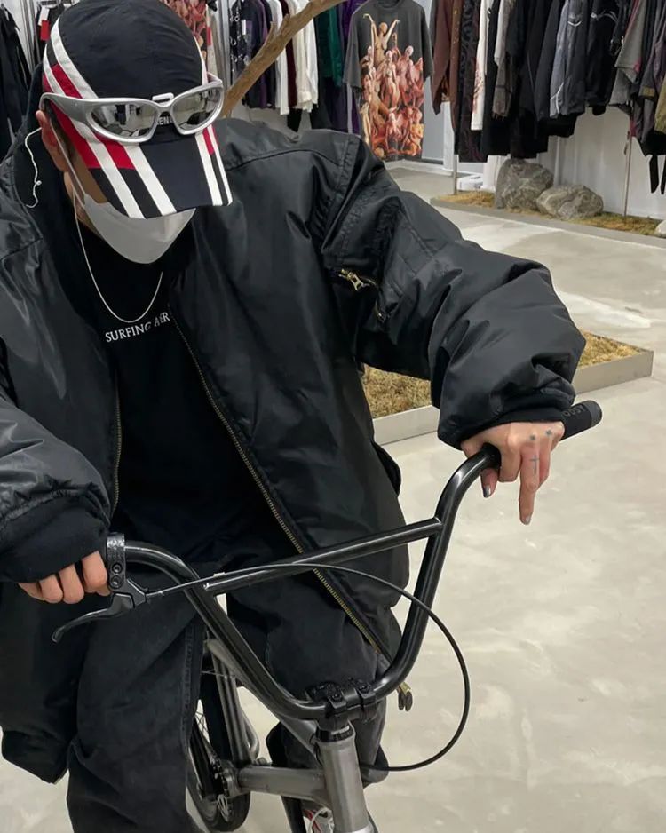 本季Balenciaga、GM等品牌中，被造型師們視為先鋒的 15 款墨鏡