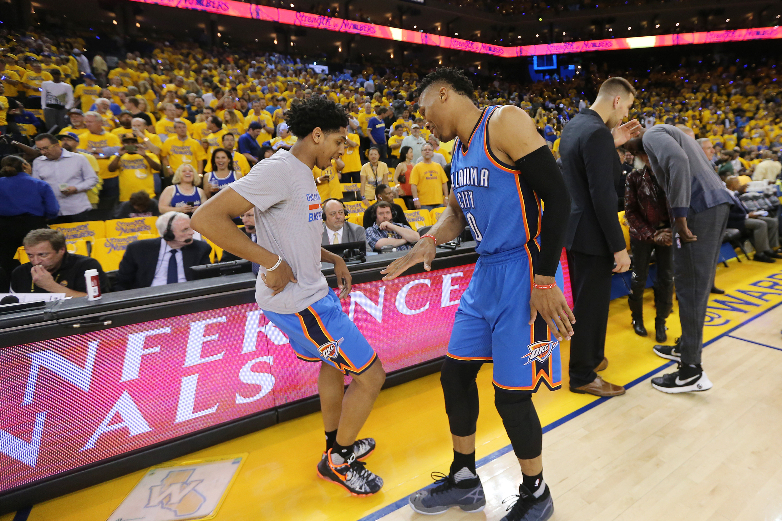 最强nba为什么qq登不上去(特写｜“连CBA都打不了”的佩恩，送走了湖人和詹姆斯)