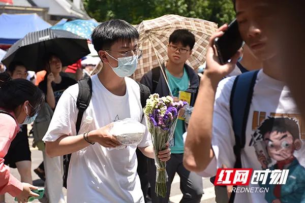 高考首日：衡阳47802名考生迎接人生大考，全市各考点平稳有序