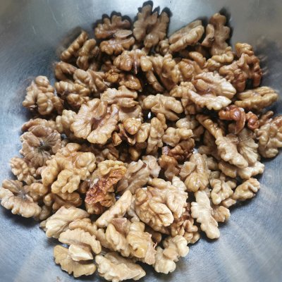 水晶核桃仁做法（烤箱版无油琥珀核桃仁教程）