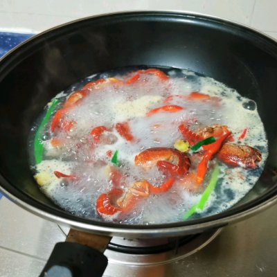 龙虾怎么做好吃又简单？小龙虾超简单的做法-第7张图片