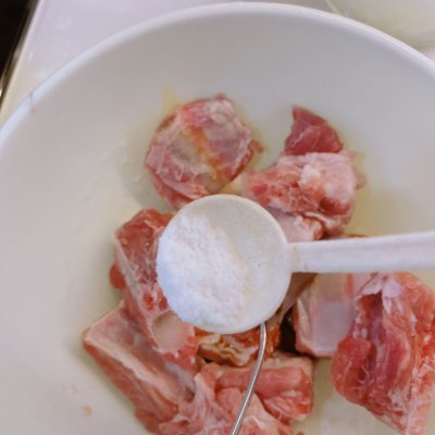 椒鹽排骨的做法,椒鹽排骨的做法 家常