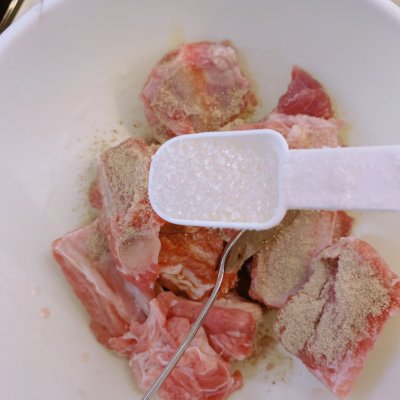 椒鹽排骨的做法,椒鹽排骨的做法 家常