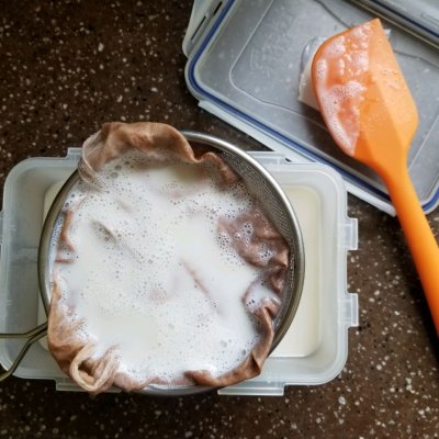杏仁豆腐制作教程（手把手教你做超好吃的老北京杏仁豆腐）