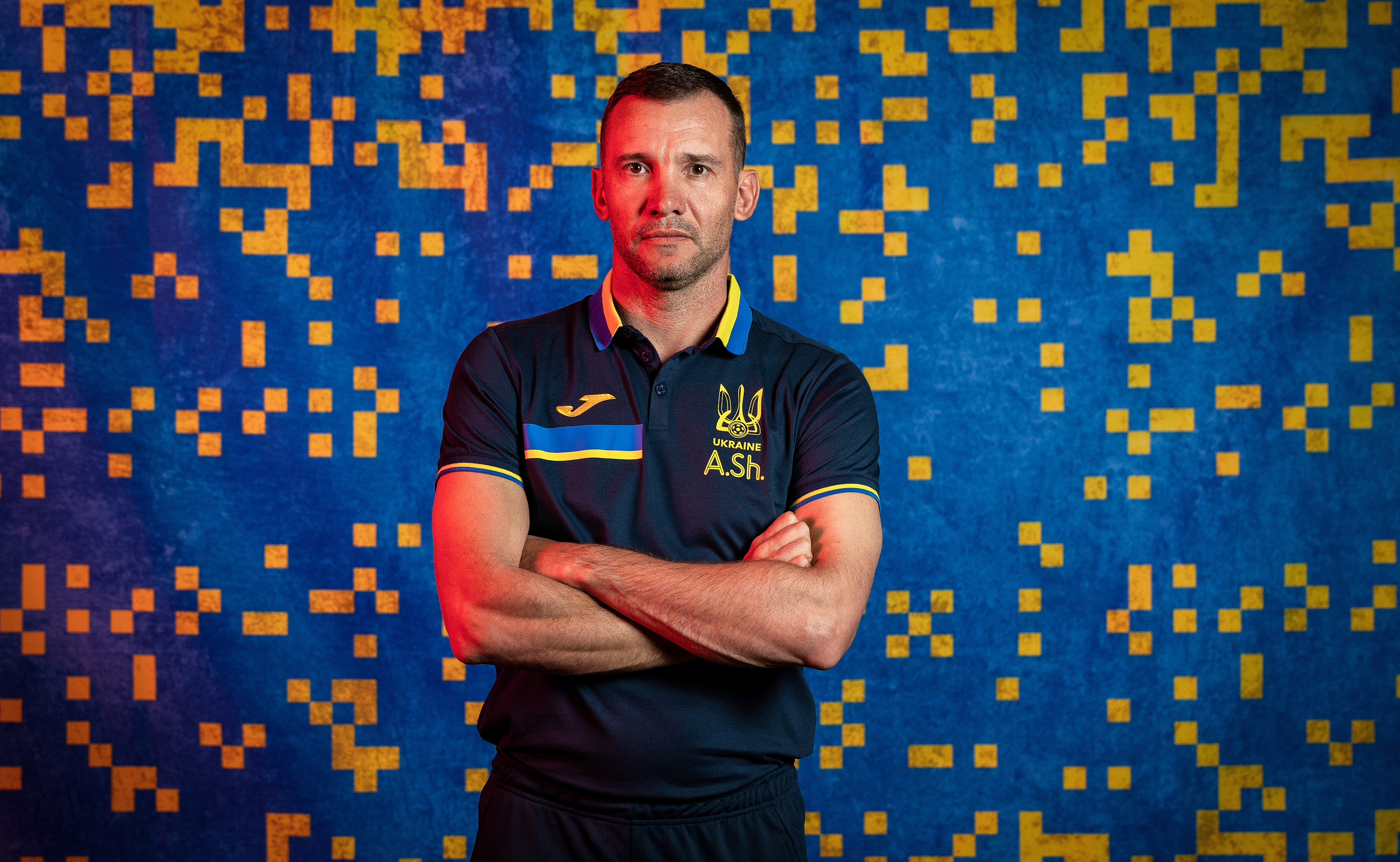 德弗赖鼓励全队(特写|5年重塑乌克兰足球,教练席上的舍甫琴科帅气威严