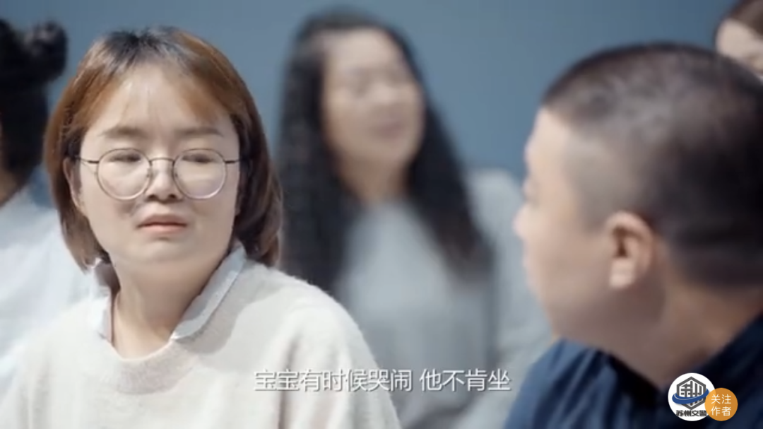 8个月宝宝高速路上被甩出车窗命悬一线，网友：抱娃坐车等于“谋杀”