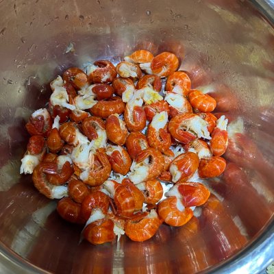 蒜蓉龙虾尾的做法(蒜蓉龙虾尾的做法及配料)