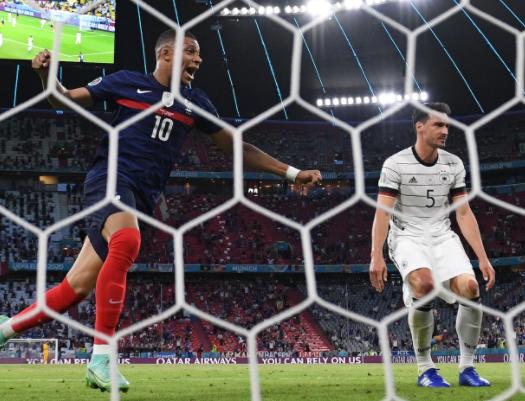 欧洲杯法国1-0德国(法国1比0德国，C罗的第11球，类似的碎记)