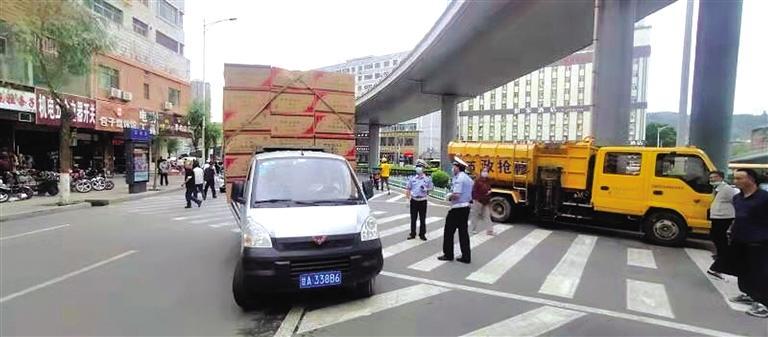 兰州市道路交通秩序大整治行动“紧盯”交通陋习