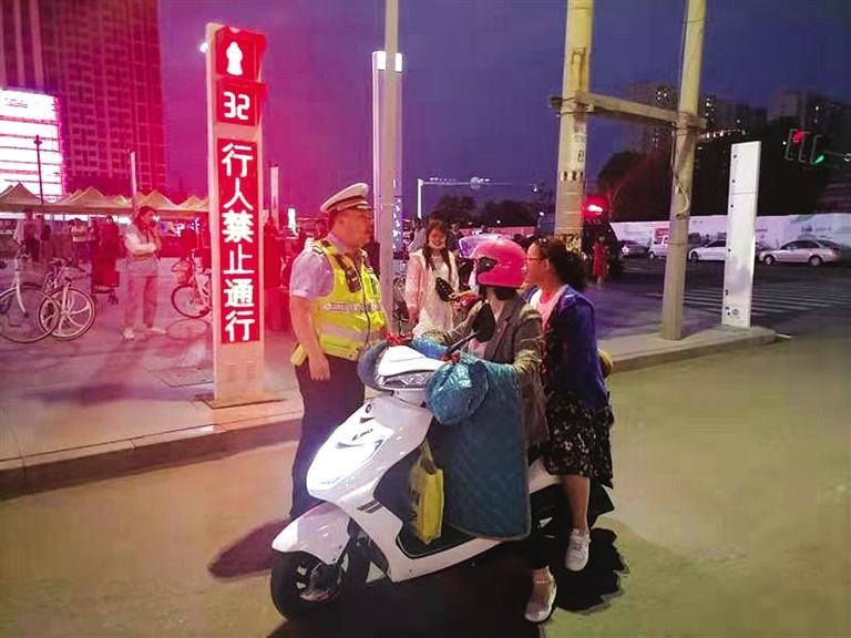 兰州市道路交通秩序大整治行动“紧盯”交通陋习