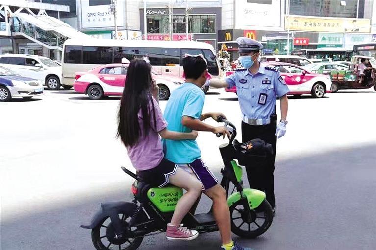 兰州市道路交通秩序大整治行动“紧盯”交通陋习