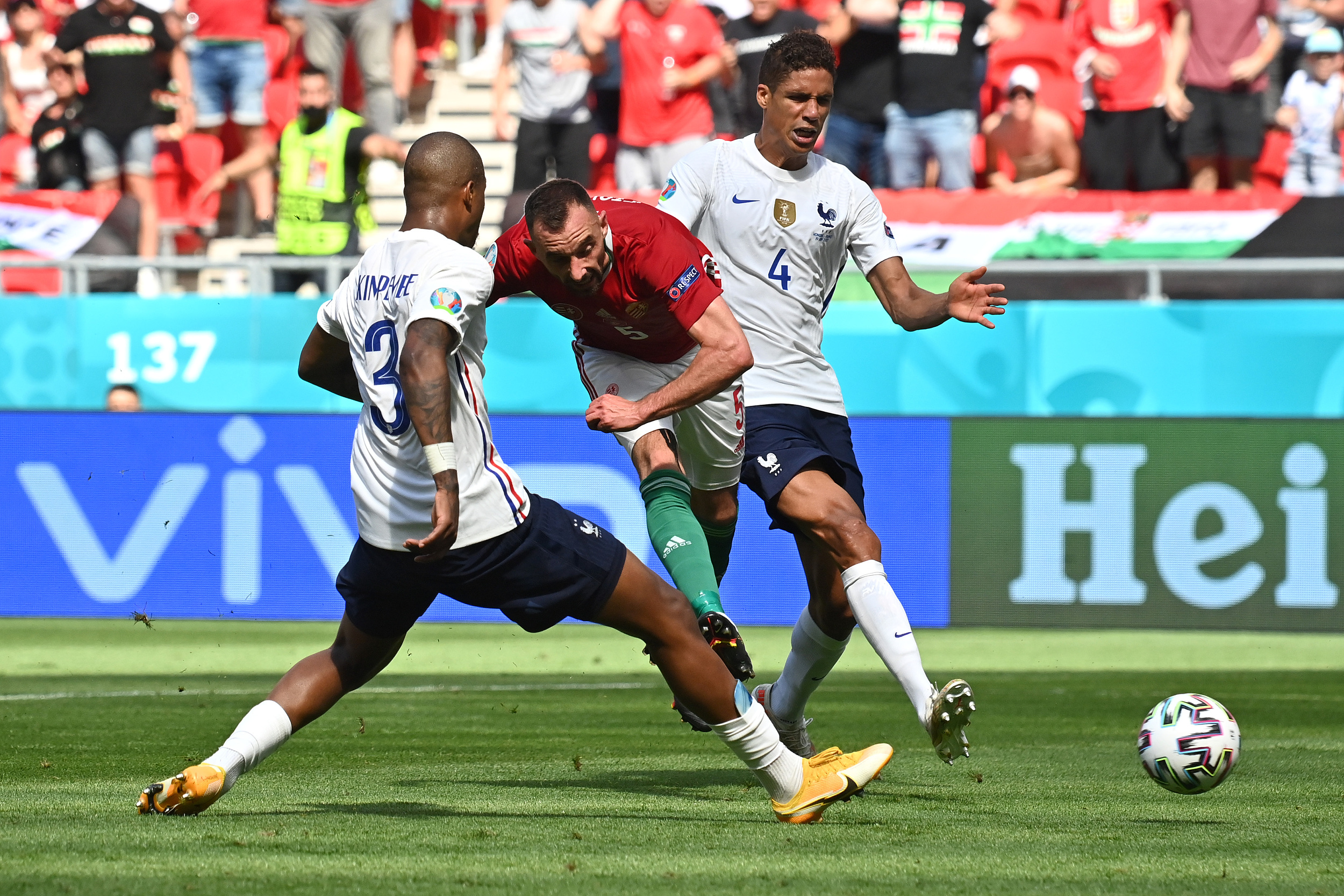 法国队VS匈牙利比分（不愧是“死亡之组”！法国1-1匈牙利，格里兹曼进球救主）