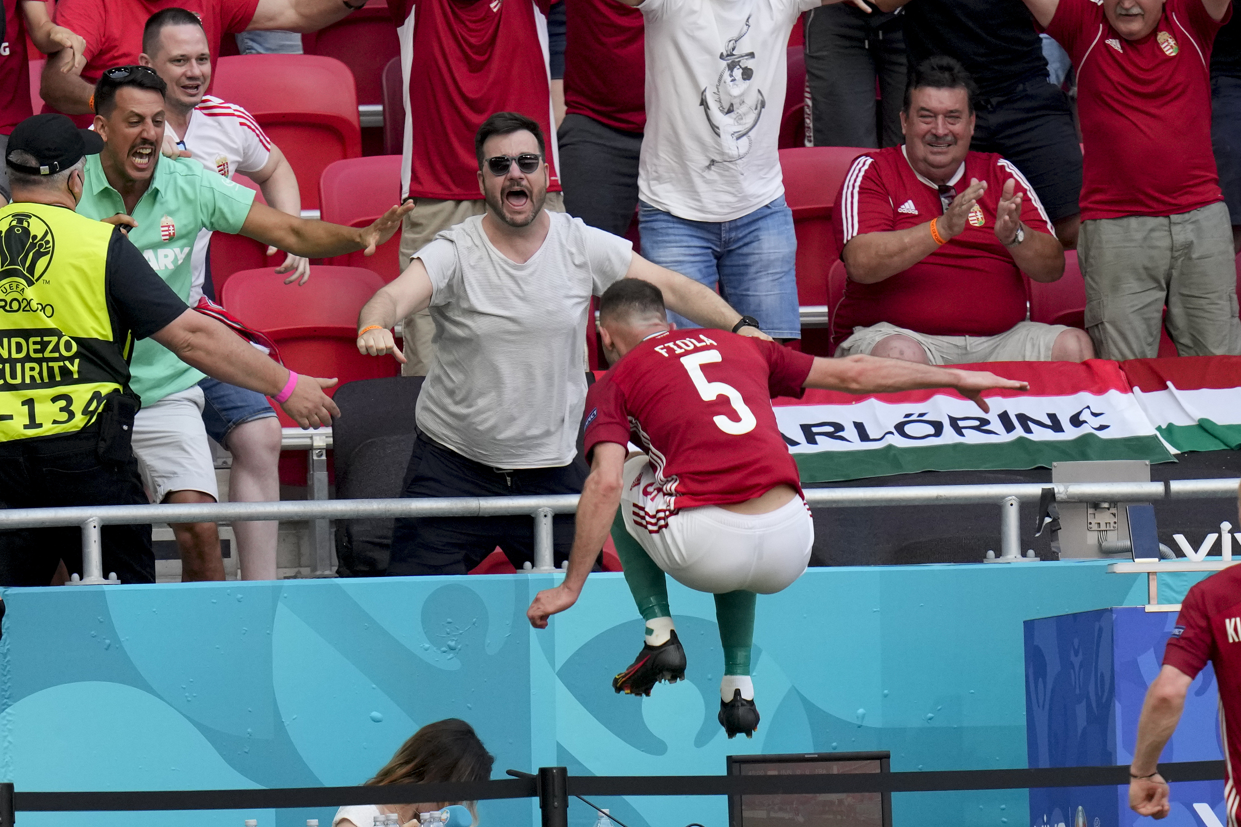 法国队VS匈牙利比分（不愧是“死亡之组”！法国1-1匈牙利，格里兹曼进球救主）