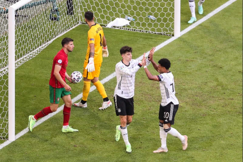 如何向女朋友解释葡萄牙进了4个球，但2比4憾负德国？