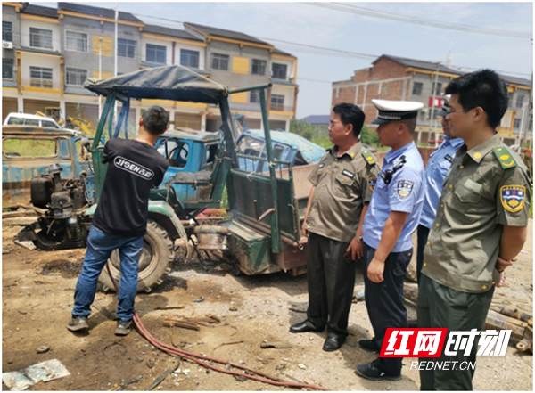 津市：无证驾驶报废拖拉机，“零容忍”