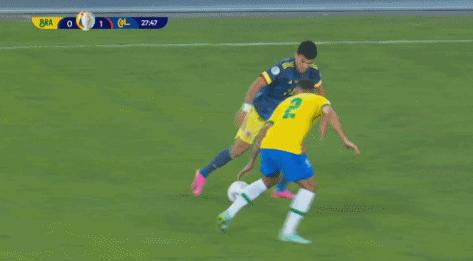 半场-迪亚兹倒挂金钩破门 哥伦比亚1-0暂时领先巴西