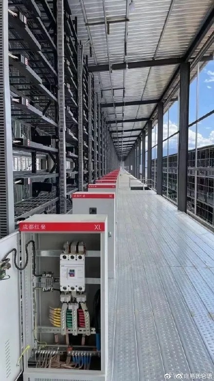 网传多地虚拟货币矿场关停 空厂神似废土朋克