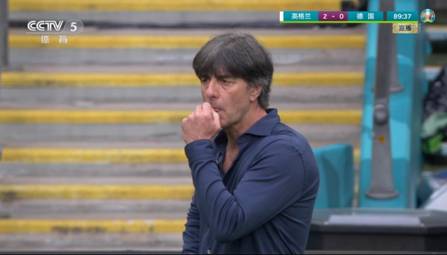 世界杯德国对英格兰赛后(英格兰复仇送德国队回家！约翰逊坐办公室桌子上看球被吐槽)
