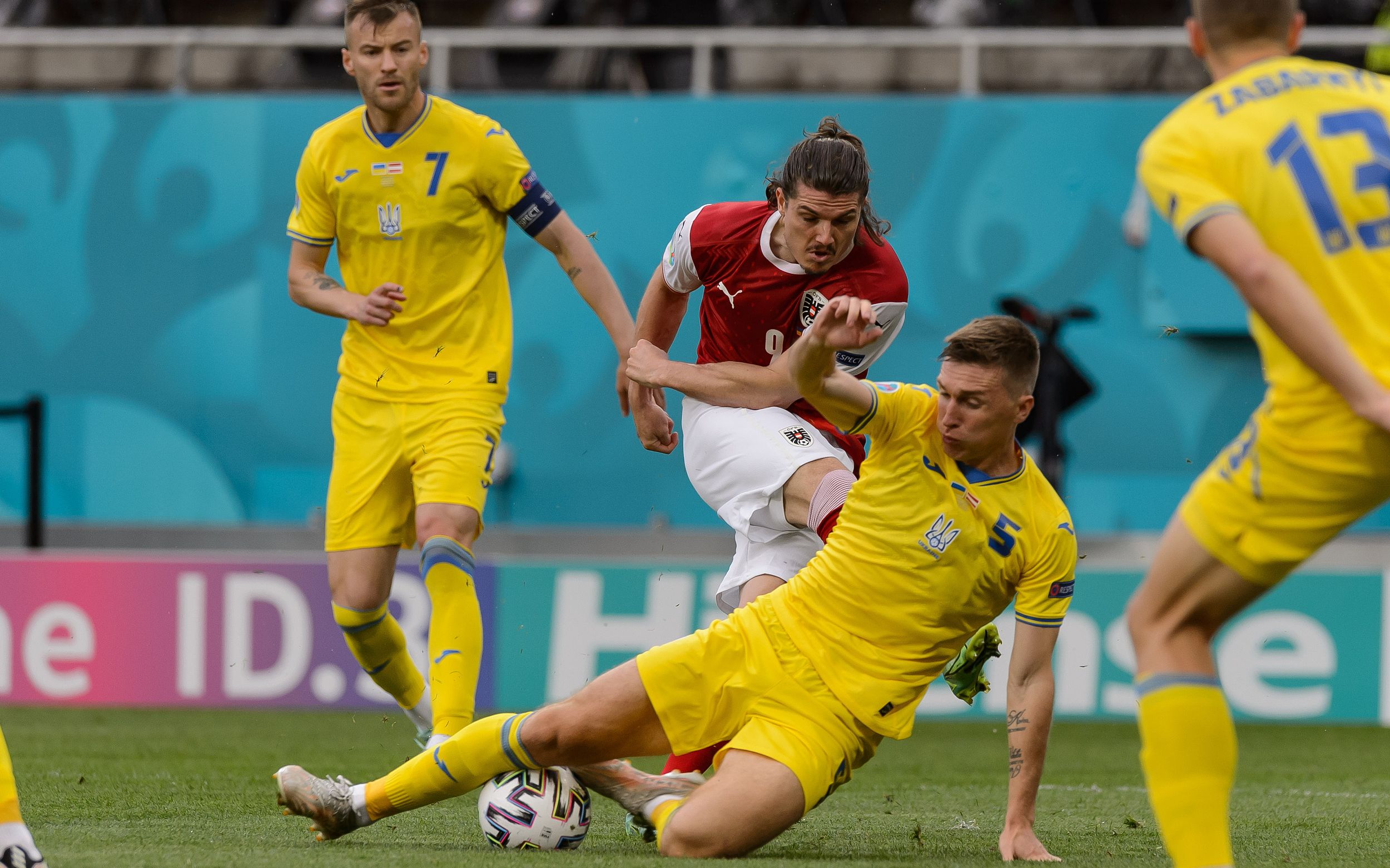 乌克兰足球巨星津琴科(无论在曼城还是乌克兰，津琴科的逆转之路从未止步)