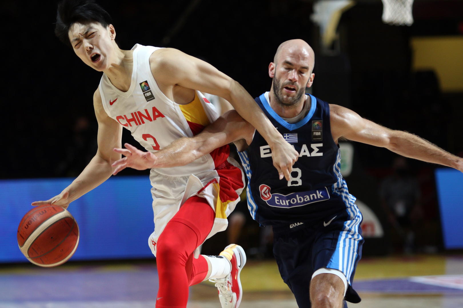 北京奥运会中国男篮vs希腊（25分不敌希腊，两连败出局 中国男篮37年来首次无缘奥运会）