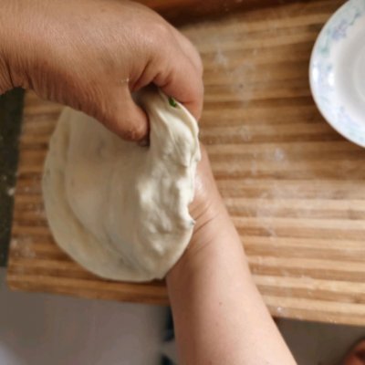 韭菜蛋饼怎么做（做好韭菜鸡蛋饼有色有香又有味）