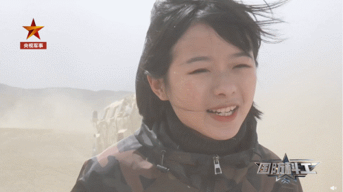 千里挑四！出现在文艺汇演上的领诵员冯琳，会是下一个王冰冰吗？