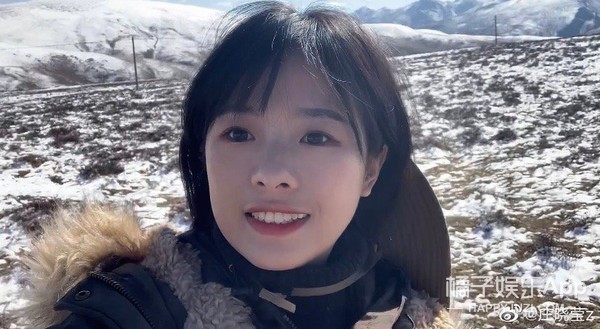 千里挑四！出现在文艺汇演上的领诵员冯琳，会是下一个王冰冰吗？
