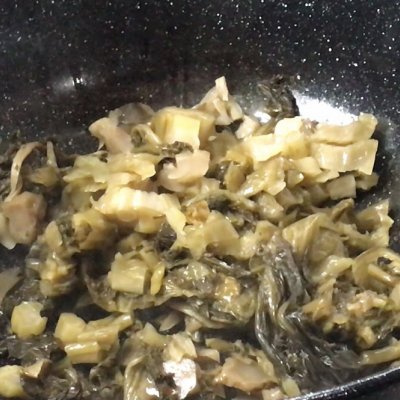 酸辣粉丝怎么做好吃又简单（教你做夏日开胃餐酸辣粉丝）