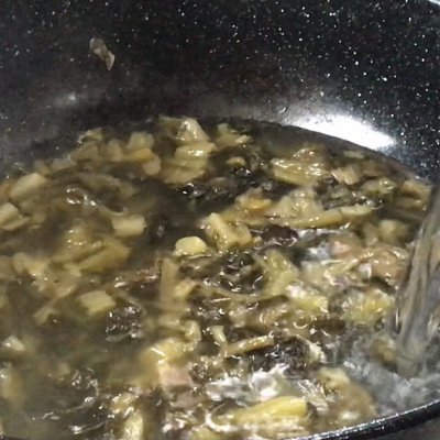 酸辣粉丝怎么做好吃又简单（教你做夏日开胃餐酸辣粉丝）