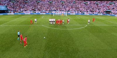 半场：英格兰1-1丹麦，达姆斯高世界波，萨卡造克亚尔乌龙